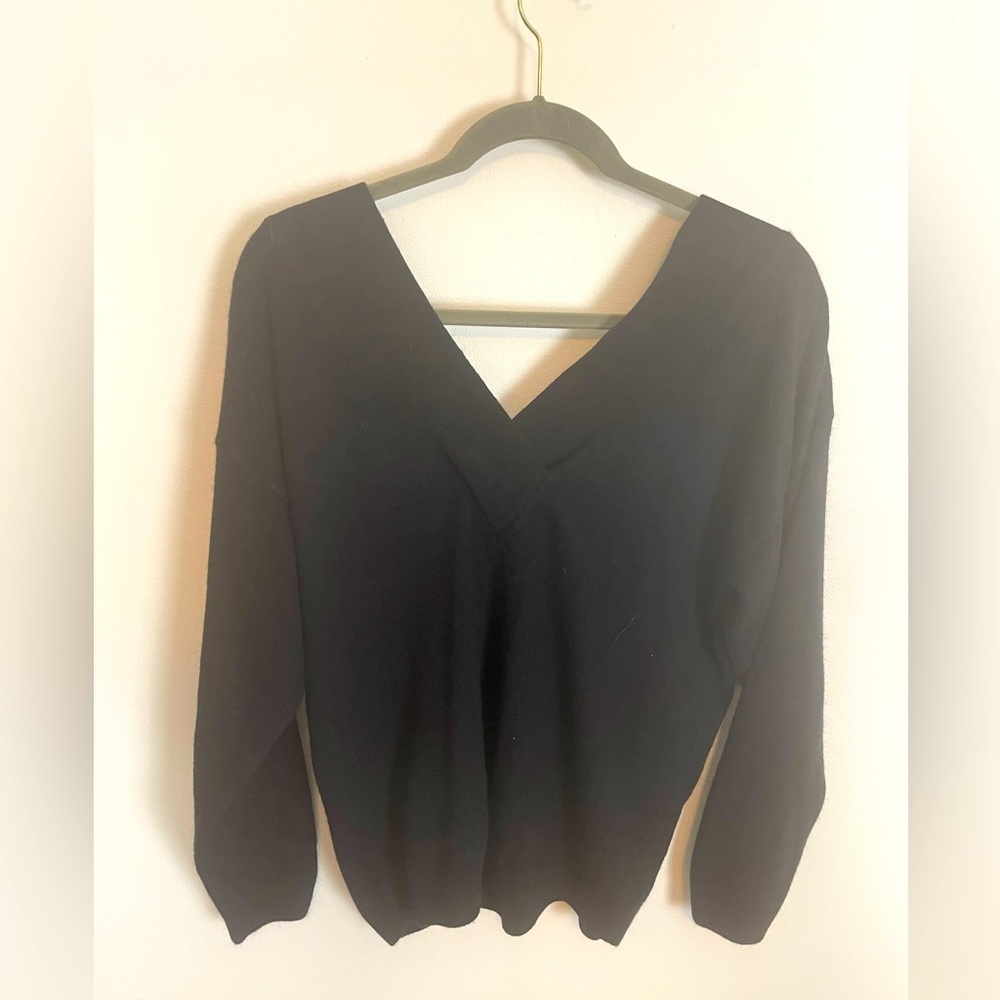 🎉2/$15 Maggie Lawrence Sweater Large